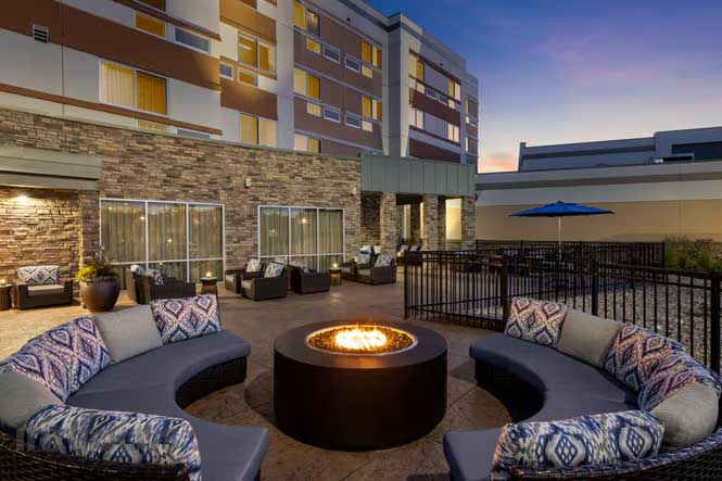 HERO-courtyard-marriott-omaha-3-1000
